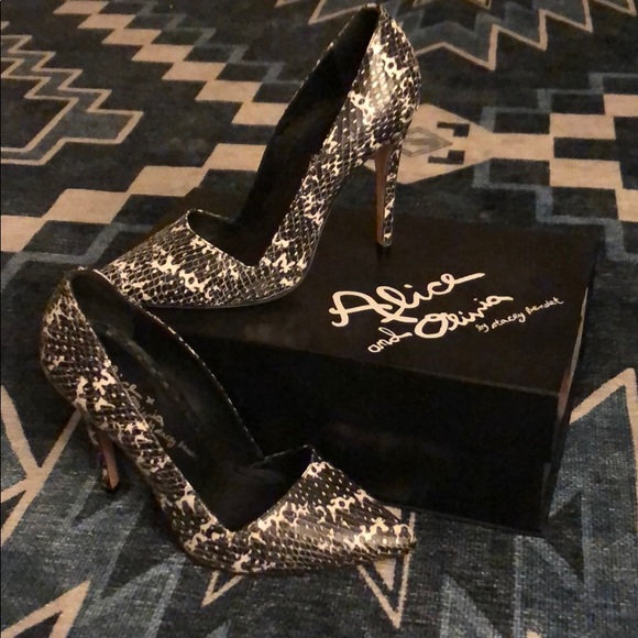 Alice + Olivia Dina Heel Snakeskin black white - Picture 5 of 13